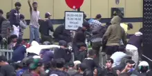 Giacarta, proteste degli studenti davanti al Parlamento: no all'aumento degli stipendi dei deputati