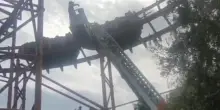 Paura a Cinecittà World, persone bloccate sulle montagne russe