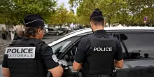 Francia, si lancia in auto sulla folla dopo una lite al bar: un morto