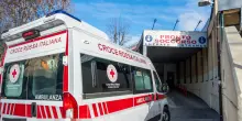 Modena, accoltella madre, padre e sorella durante una lite: gravi le due donne