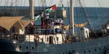 Rotta verso Gaza, la Global Sumud Flotilla riparte dopo la tempesta: a bordo Greta Thunberg