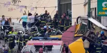 Lisbona, strage della funicolare: 17 morti. L’allarme dei dipendenti: “Serve più manutenzione”