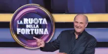 Gerry Scotti batte di nuovo De Martino: 24.6% di share per La ruota, 22.6% per Affari tuoi