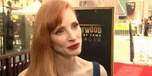 Una stella per Jessica Chastain sulla Walk of Fame. Lei ricorda Armani: "Un grande artista"
