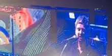 Paul McCartney al concerto degli Oasis: fa un video di Noel Gallagher che canta "Little by Little"