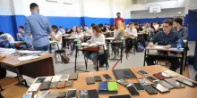 Telefoni vietati e sospensioni, le novità per i 6,8 milioni di studenti che da oggi tornano in aula