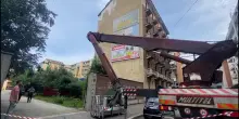 Operaio precipita da una gru e muore, Torino rivive il dramma di via Genova del 2021