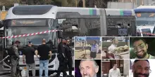 Attentato sul bus a Gerusalemme, almeno sei morti. Hamas: “Operazione eroica”
