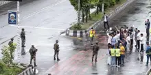 Nepal in fiamme: proteste per la Costituzione, scatta il coprifuoco