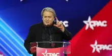 Caso Kirk, la guerra nella destra Usa. Il fronte oltranzista guidato da Bannon contro l'ala moderata
