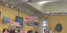 Protesta per Gaza, bagarre in Consiglio regionale del Piemonte: "Siete fiancheggiatori di Hamas”