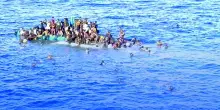 Naufragio al largo della Tunisia: 40 migranti morti, tra loro anche neonati, una trentina i soccorsi