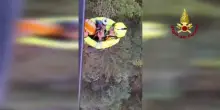 Valle Anzasca, il recupero con l'elicottero del cercatore di funghi disperso