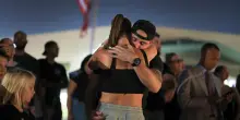 100mila in pellegrinaggio a Phoenix per il funerale di Kirk: “Ci ha capiti e toccato il cuore”