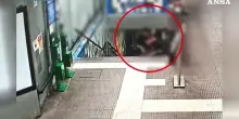 Milano, rapina in stazione: calci e pugni per una collanina d'oro