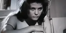 Claudia Cardinale tra «I delfini»