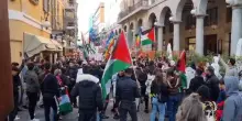 Manifestazione pro Palestina in centro a Novara, le immagini