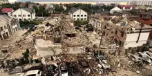 Massiccio attacco della Russia su Kiev: morti, feriti, palazzi distrutti nella capitale ucraina