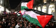 Di nuovo in piazza per Gaza a Torino, corteo Pro Palestina per le vie del centro