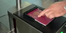 Da domani nuovo sistema di ingresso e uscita nei Paesi di Schengen, addio ai timbri sui passaporti