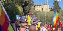 Perugia-Assisi, alla storica marcia le bandiere della pace e della Palestina. E Francesca Albanese