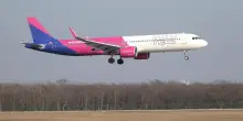 Volo Wizz Air Sharm el-Sheik-Roma costretto ad atterraggio di sicurezza a Napoli