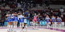 Volley femminile, la Igor si sbarazza anche di Chieri e si prende la vetta della A1 solitaria