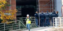 Si sgancia una grata di acciaio, operaio muore travolto nel cantiere di Torino Esposizioni