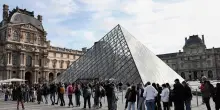 Colpo al Louvre, le guardie: “Bastava allertarci un minuto prima”