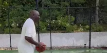 Michael Jordan e il tiro libero in vacanza a rischio figuraccia: "Da anni non ero così preoccupato"