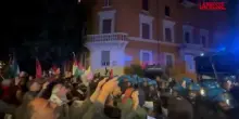 Roma, scontri a manifestazione pro Palestina: idranti in azione