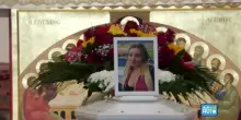Roma, applausi e commozione ai funerali di Beatrice Bellucci