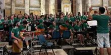 Tutti in coro al Giubileo. C’era Samuele a dirigere: "Veglia col Papa da brividi"
