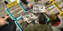 In piazza Dalla torna DiscoBo, la mostra mercato dedicata al vinile