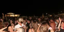 Ferragosto, via i divieti. Scattano i party sul mare