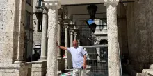 L’opera ’massonica di Velenosi nella piazza centrale di Acquasanta