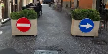 "Una strada chiusa per due negozi"