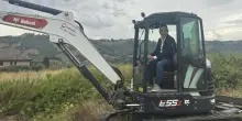"Buldorini sulla ruspa, irrispettoso"