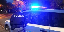 Arrestato 14enne per tentato omicidio dei genitori: colpiti con un coltello mentre dormivano