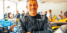 Alex De Angelis debutta alla Le Mans Classic 2025 con la Jaguar E Type Lightweight