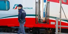 Allarme per incendio sul treno, bloccato per un’ora: passeggeri evacuati