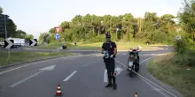 Incidente oggi a Ravenna, schianto in moto: muore 17enne, ferita la fidanzata
