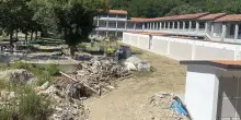 Lavori infiniti al cimitero: "Da gennaio aspetto di seppellire mio padre. Ora basta promesse"