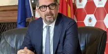 Il sindaco tira dritto e attacca: "Siete mossi da altri interessi"