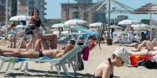 È già estate, a Rimini sold out negli hotel: “Il meteo aiuta, ci godiamo il pienone”