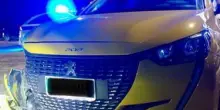 Ubriaco, sfascia cinque auto in sosta