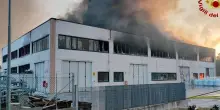 Plastisavio più forte delle fiamme: "La produzione non si interrompe"