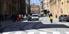 Via Ugo Bassi e il tram. Cantieri all’incrocio con via Marconi. Ecco tutti i bus deviati