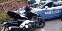Coppia presa sullo scooter rubato. Il guidatore non aveva la patente