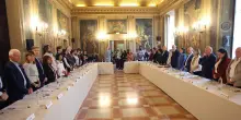 Il dibattito della giuria. Testa a testa fino alla fine con Gabanelli e Ravizza